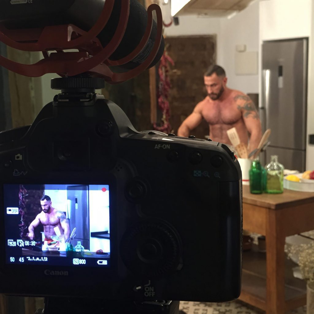 Bear-Naked Chef (Adrian De Berardinis)
